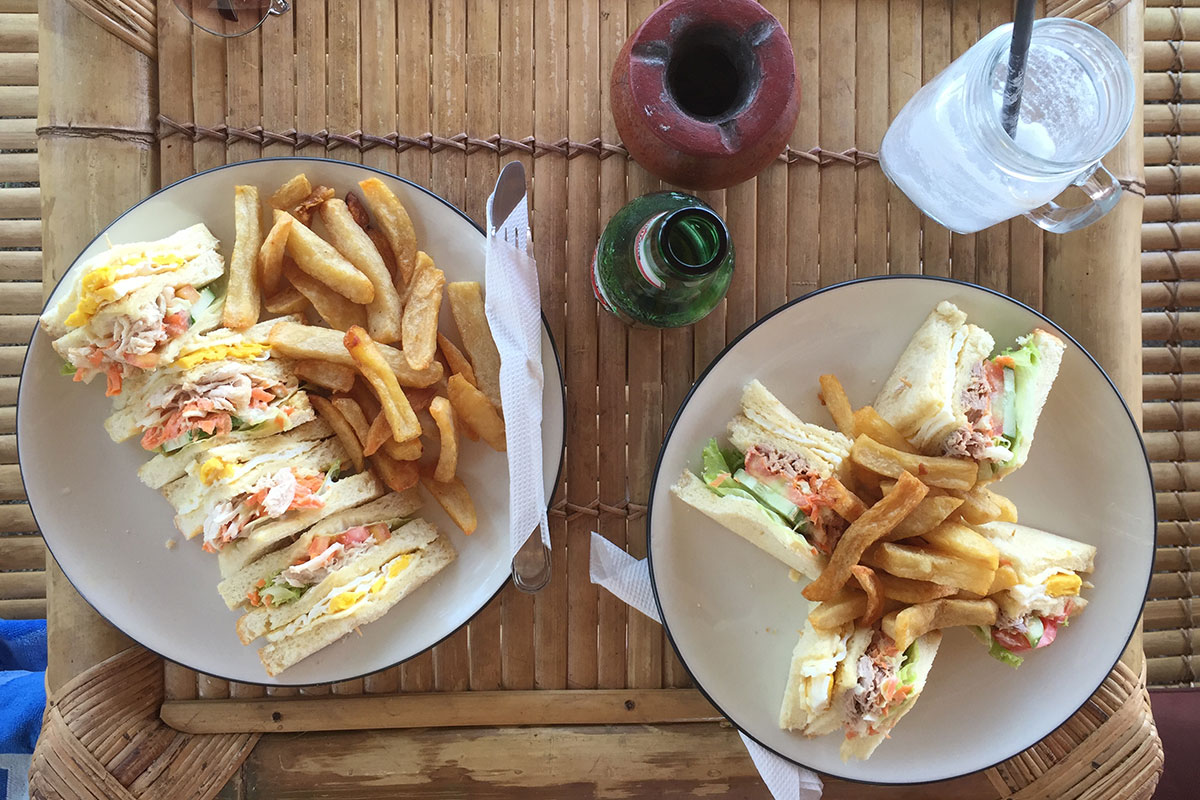 sandwiches-legend-bar-gili-air