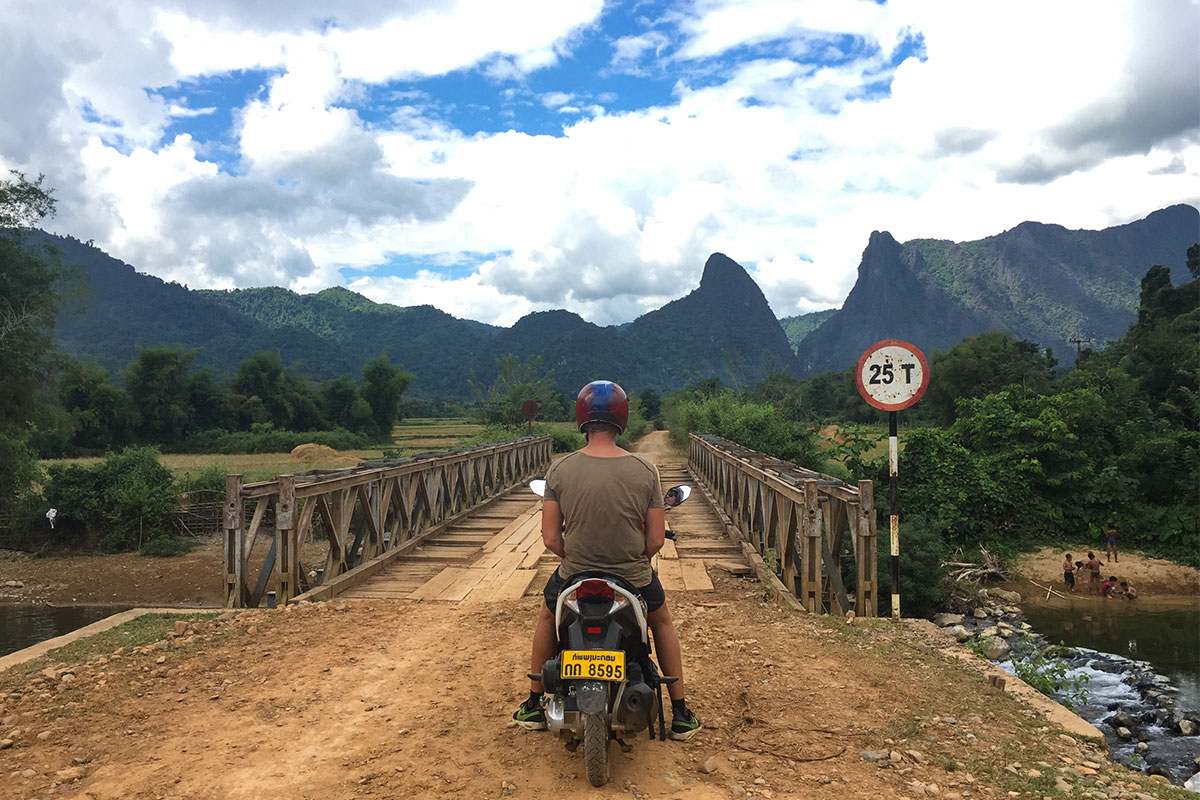 Jan-auf-Roller-Vang-Vieng-Laos